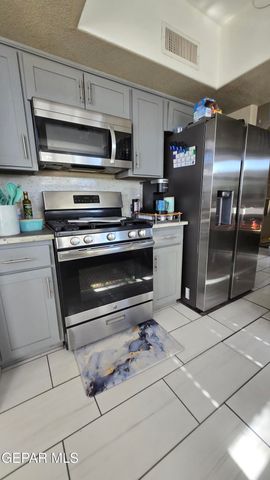 6356 MITZI BOND, El Paso, TX 79932