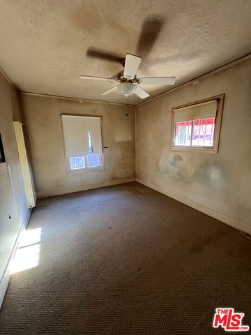 547 N Irving Boulevard, Los Angeles, CA 90004