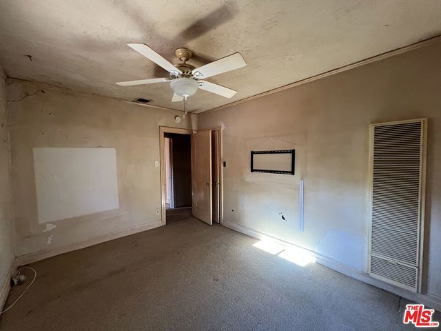 547 N Irving Boulevard, Los Angeles, CA 90004