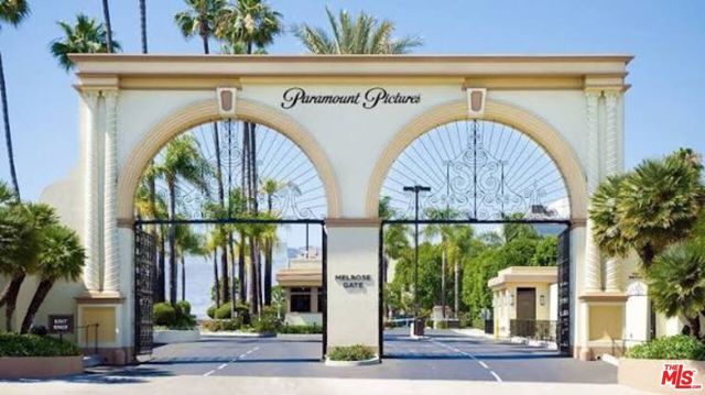 547 N Irving Boulevard, Los Angeles, CA 90004