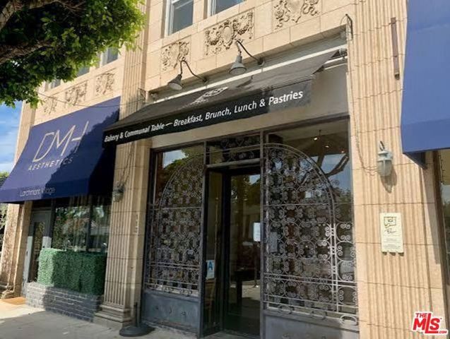 547 N Irving Boulevard, Los Angeles, CA 90004
