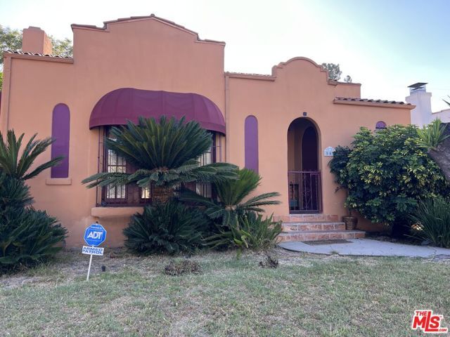 547 N Irving Boulevard, Los Angeles, CA 90004