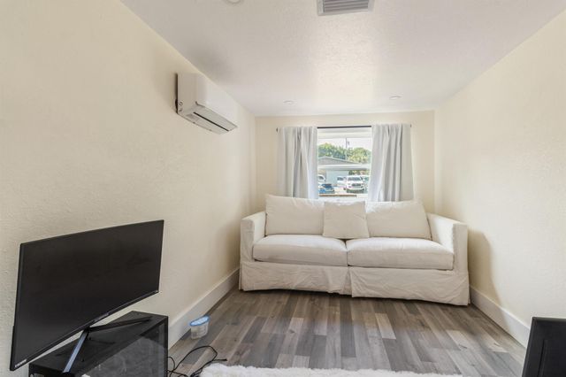 710 S Pine Street, Lake Worth Beach, FL 33460