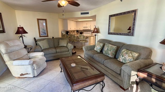 3023 S Atlantic Ave Apt 203, Daytona Beach, FL 32118