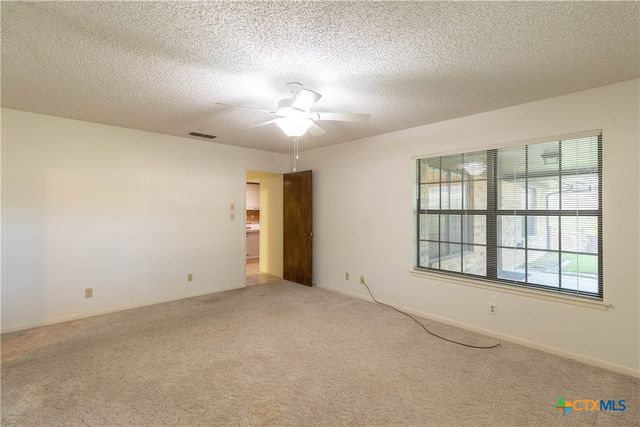 3065 Summit Drive, Belton, TX 76513