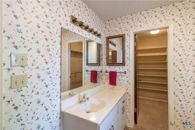 3065 Summit Drive, Belton, TX 76513