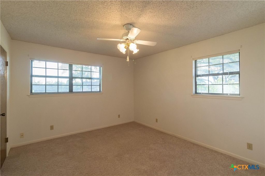 Image 21 of property listing at 3065 Summit Drive, Belton, TX 76513