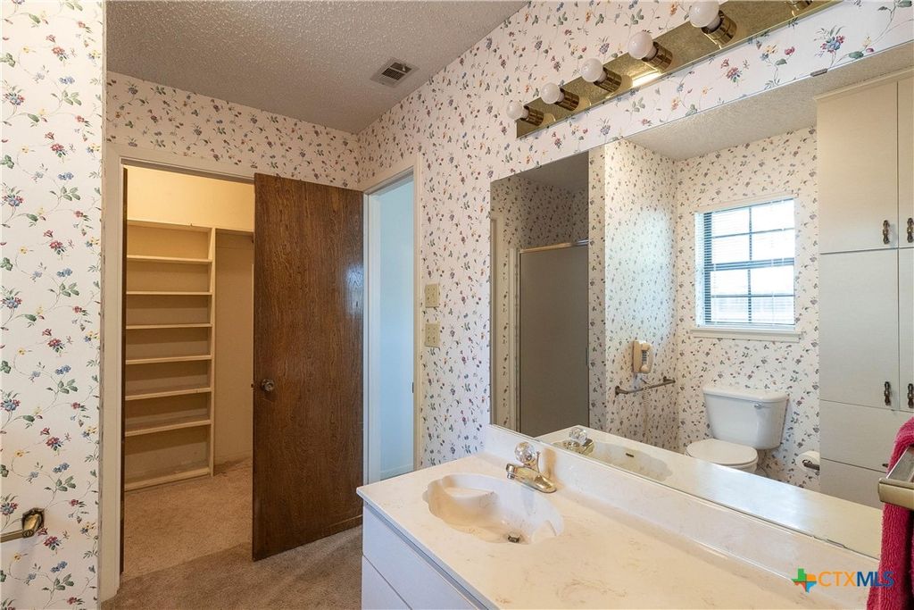 Image 27 of property listing at 3065 Summit Drive, Belton, TX 76513