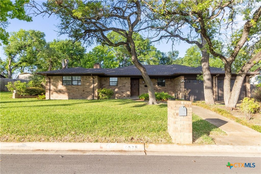 Image 3 of property listing at 3065 Summit Drive, Belton, TX 76513