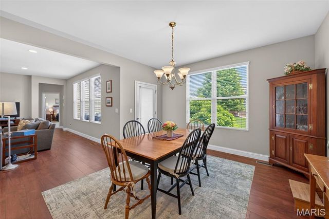 607 Falconcrest Drive, Lake St Louis, MO 63367