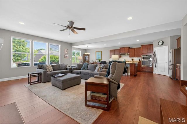607 Falconcrest Drive, Lake St Louis, MO 63367