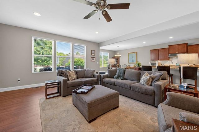 607 Falconcrest Drive, Lake St Louis, MO 63367