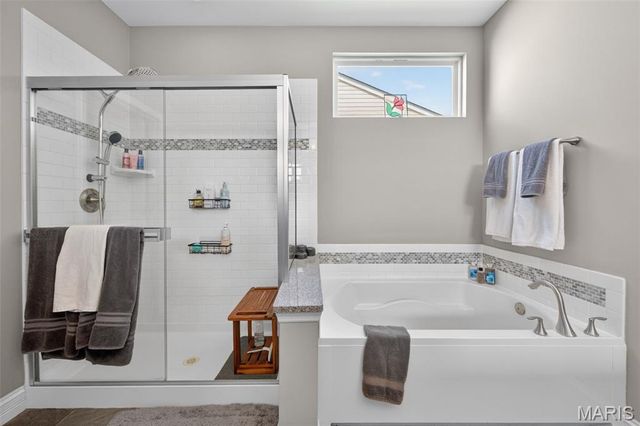 607 Falconcrest Drive, Lake St Louis, MO 63367
