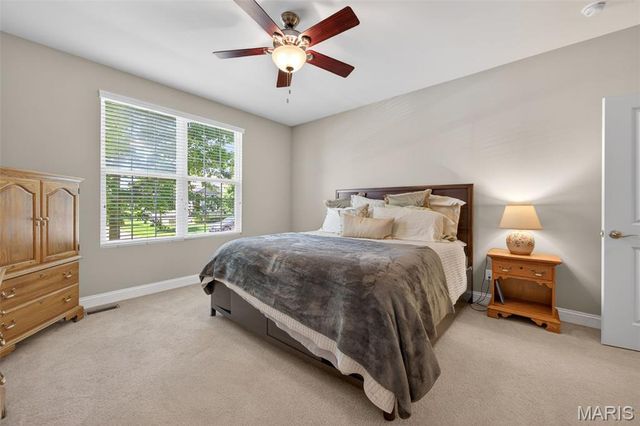 607 Falconcrest Drive, Lake St Louis, MO 63367