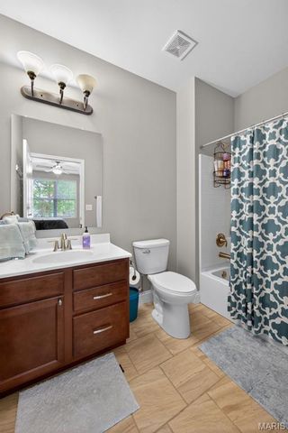 607 Falconcrest Drive, Lake St Louis, MO 63367