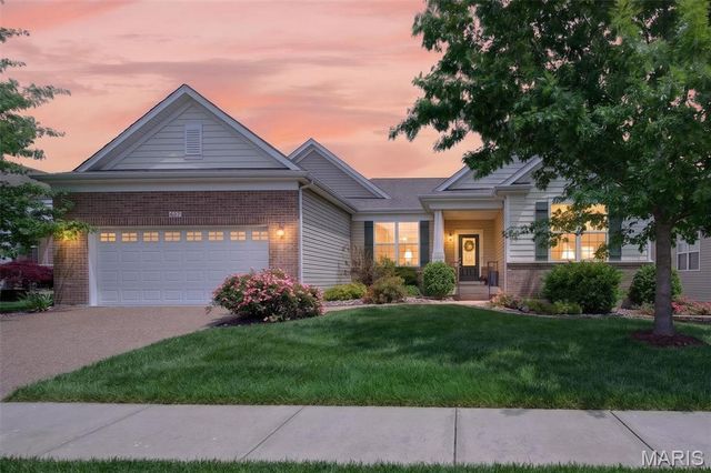 607 Falconcrest Drive, Lake St Louis, MO 63367
