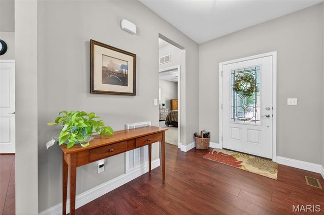 607 Falconcrest Drive, Lake St Louis, MO 63367