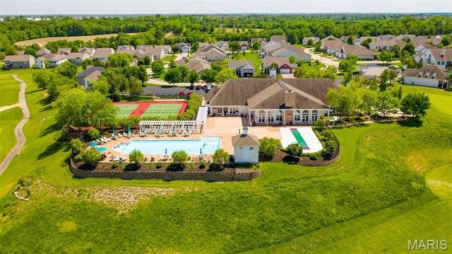 607 Falconcrest Drive, Lake St Louis, MO 63367