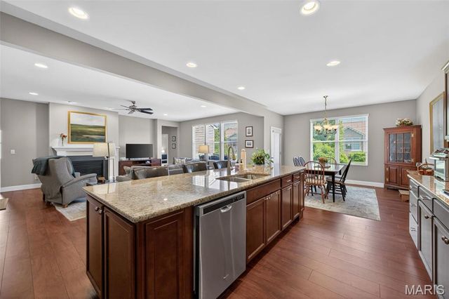 607 Falconcrest Drive, Lake St Louis, MO 63367