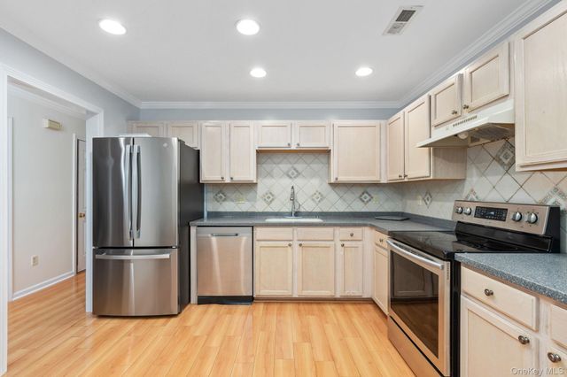 104 Sparrow Ridge Road 20C, Carmel, NY 10512