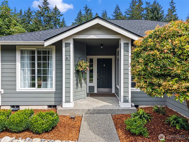 825 Jewil Drive, Fox Island, WA 98333