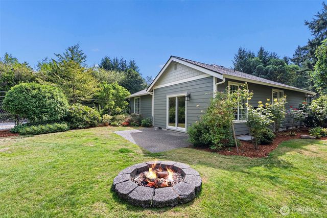 825 Jewil Drive, Fox Island, WA 98333