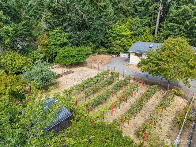 825 Jewil Drive, Fox Island, WA 98333