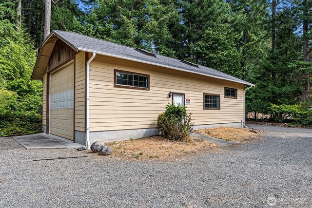 825 Jewil Drive, Fox Island, WA 98333