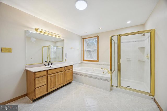 219 W MORELAND AVE, Hatboro, PA 19040