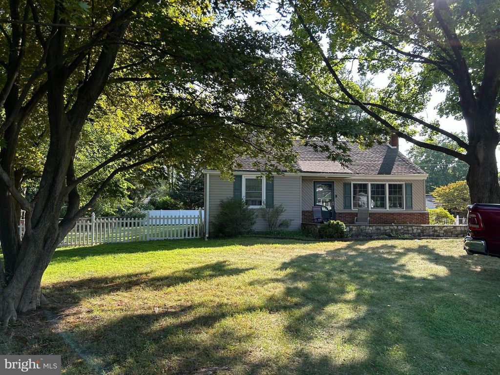 219 W MORELAND AVE, Hatboro, PA 19040