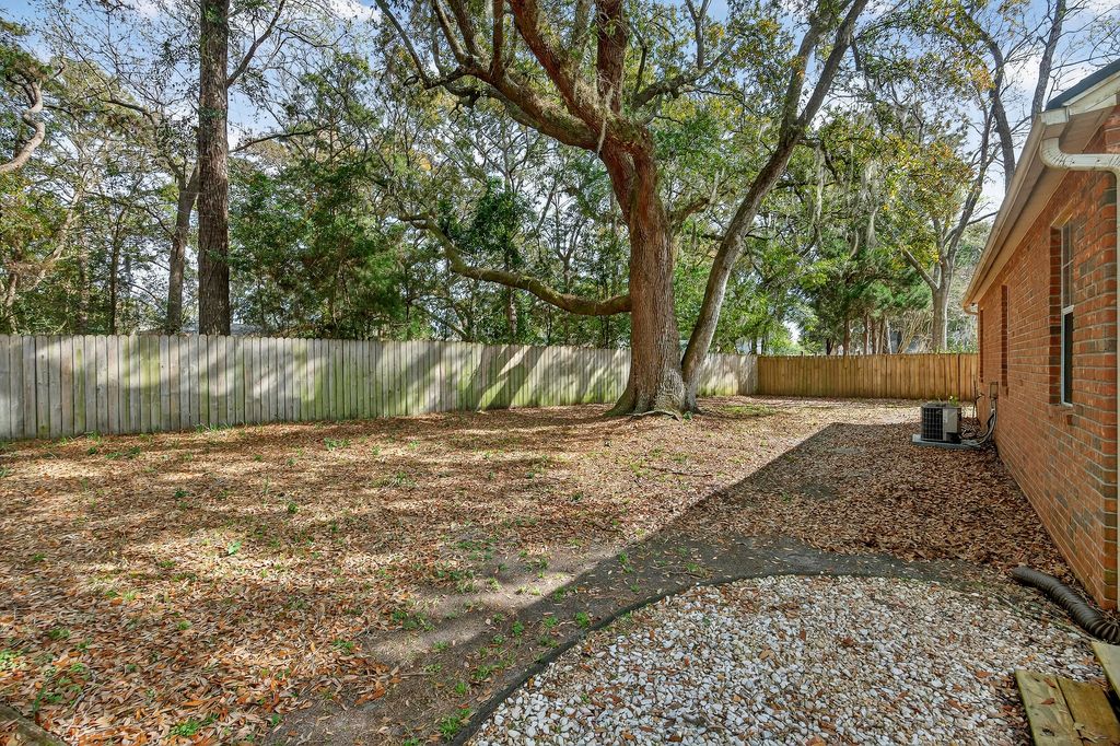 Image 24 of property listing at 2358 Park Stone Drive, Charleston, SC 29414