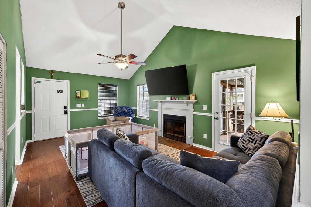 Image 6 of property listing at 2358 Park Stone Drive, Charleston, SC 29414