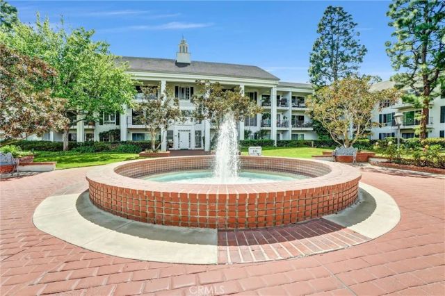 101 Scholz Plaza, Newport Beach, CA 92663