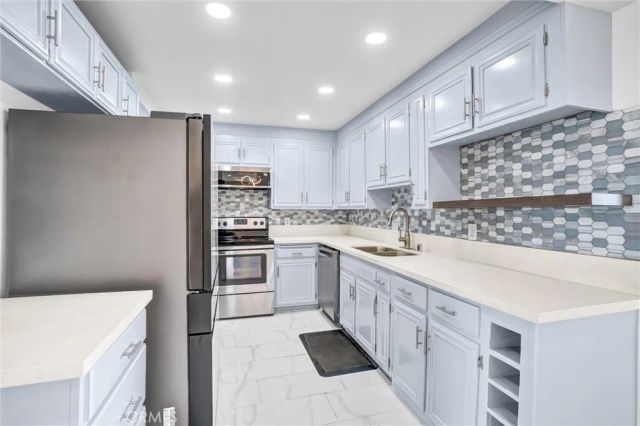 101 Scholz Plaza, Newport Beach, CA 92663