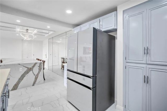 101 Scholz Plaza, Newport Beach, CA 92663