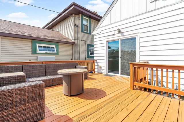 10619 S Sawyer Avenue, Chicago, IL 60655