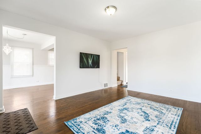 10619 S Sawyer Avenue, Chicago, IL 60655