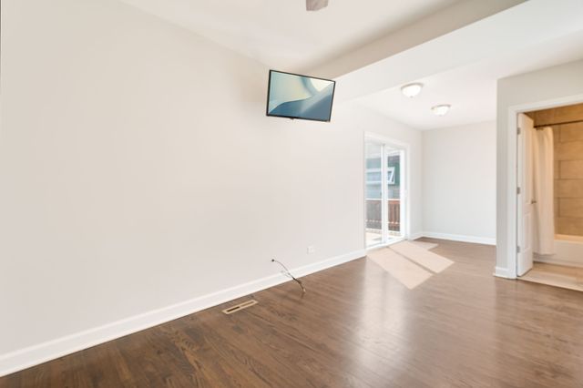 10619 S Sawyer Avenue, Chicago, IL 60655