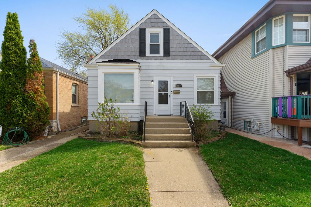 10619 S Sawyer Avenue, Chicago, IL 60655
