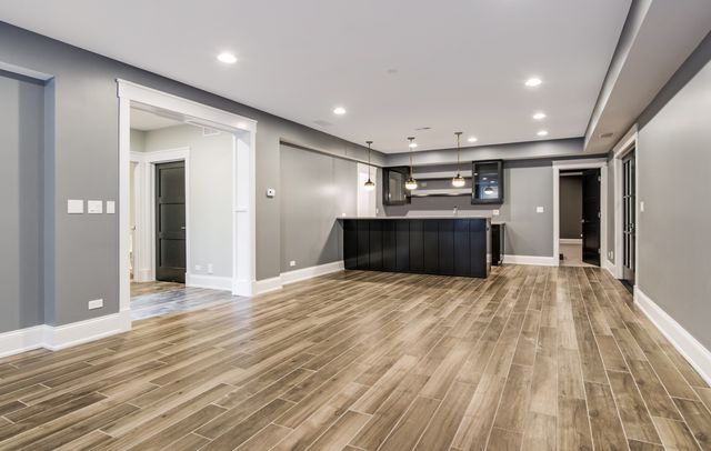 440 Briarhill Road, Glenview, IL 60025