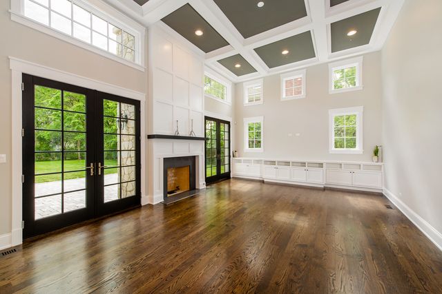 440 Briarhill Road, Glenview, IL 60025