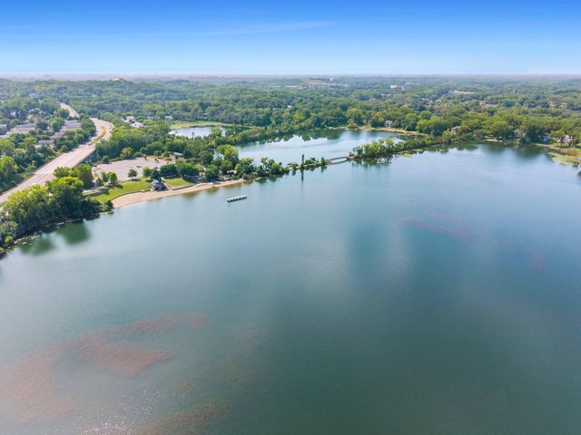 5332 Beachside Drive, Minnetonka, MN 55343