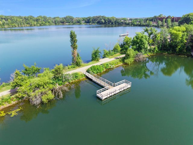 5332 Beachside Drive, Minnetonka, MN 55343