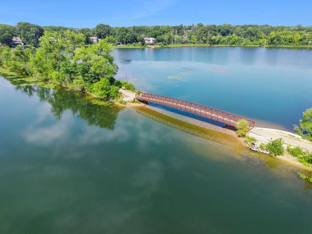 5332 Beachside Drive, Minnetonka, MN 55343