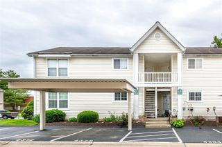 4328 Inlet Isle Drive, Florissant, MO 63034
