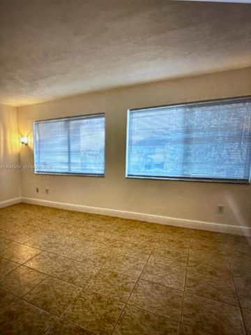 984 W 40th Street 2, Hialeah, FL 33012