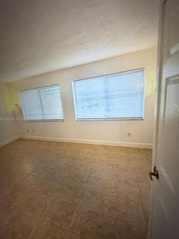 984 W 40th Street 2, Hialeah, FL 33012