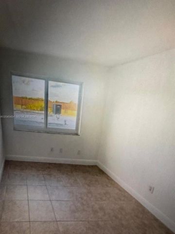 984 W 40th Street 2, Hialeah, FL 33012