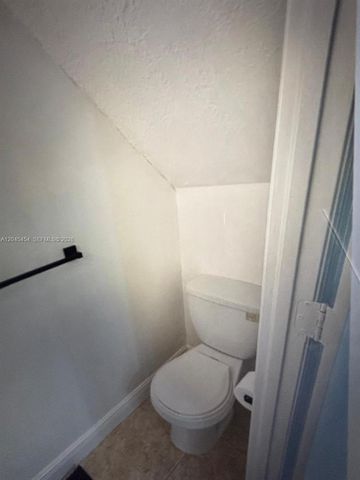 984 W 40th Street 2, Hialeah, FL 33012