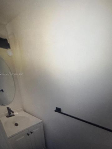 984 W 40th Street 2, Hialeah, FL 33012